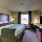 Cobblestone Hotel & Suites - Newton