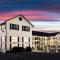 Super 8 by Wyndham Sevierville Riverside - سيفيرفيل