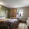 Super 8 by Wyndham Blackwell