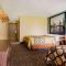 Super 8 by Wyndham Mentor/Cleveland Area