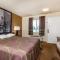 Super 8 by Wyndham Indianapolis/NE/Castleton Area