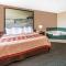 Super 8 by Wyndham Winfield-Quail Ridge Area