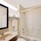 Super 8 by Wyndham Lebanon