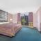 Super 8 by Wyndham Austell/Six Flags