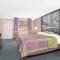 Super 8 by Wyndham Austell/Six Flags