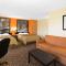 Super 8 by Wyndham Clive IA
