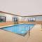 Howard Johnson by Wyndham Waterloo/Cedar Falls
