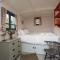 Plum Cottage - Vivre Retreats