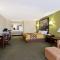 Super 8 by Wyndham Huntersville/Charlotte Area