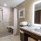 Hawthorn Suites by Wyndham Wheeling at The Highlands - Triadelphia