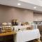 Travelodge by Wyndham Niagara Falls Fallsview