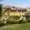 Coconut Pointe Villa & Beach Resort