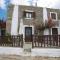 Hiona Cottage