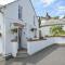 Inglenook Cottage with parking