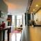 Décor Canal House