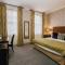 The Sun Hotel & Bar