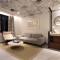 Brown-Dot Hotel Choeup
