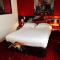 Hotel Le Cardinal Rueil Centre