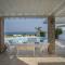 Foto: “Picture Renting this Beachfront Villa” Mimosa Seafront Villa 43/53