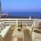 Foto: Apartment with a beautiful Seafront Views Makenzie Apartment 101