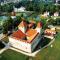 Cozy Summer House with Free Parking near City Center & Beach