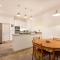 JOIVY Spacious Flat with Garden in City Centre - Edimburgo