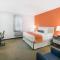 Howard Johnson by Wyndham Quincy/ Boston