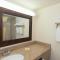 Days Inn & Suites by Wyndham Laredo - لاريدو