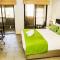 Foto: Temple 221 Spacious Modern 2 Bedroom Spa Apartment Beachfront Resort 23/47