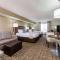 Hawthorn Suites by Wyndham Wheeling at The Highlands - Triadelphia