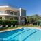 Foto: Villa with Pool close to the Airport, Vari 290m² 2/45