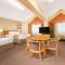 Canmore Inn & Suites