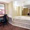 Ramada by Wyndham Niagara Falls/Fallsview - Niagara Falls
