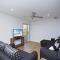 Del Rae Unit 18 25 Shoal Bay Road