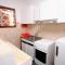 Apartments by the sea Supetarska Draga - Gonar, Rab - 4989