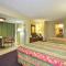 Days Inn by Wyndham Southern Hills/ORU