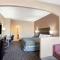 Days Inn & Suites by Wyndham Houston North - Spring