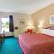 Days Inn & Suites by Wyndham Louisville SW - لويزفيل