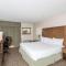 Days Hotel by Wyndham Peoria Glendale Area