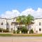 Days Inn & Suites by Wyndham Webster NASA-ClearLake-Houston - Webster