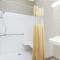 Days Inn & Suites by Wyndham Marquez