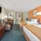 Days Inn & Suites by Wyndham Red Rock-Gallup - Gallup