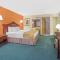 Days Inn & Suites by Wyndham Red Rock-Gallup - Gallup