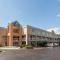 Days Inn & Suites by Wyndham Warren - 沃伦