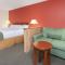 Days Inn & Suites by Wyndham Mt Pleasant - Mount Pleasant