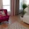 Charming Pine View Apartment