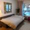 Charming Pine View Apartment