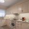 Athens Cosy Gem - Elegant 2BR Residence - 10 min to Acropolis by metro