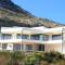 Serene Mountain Flat - Clovelly