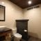 Yunis House